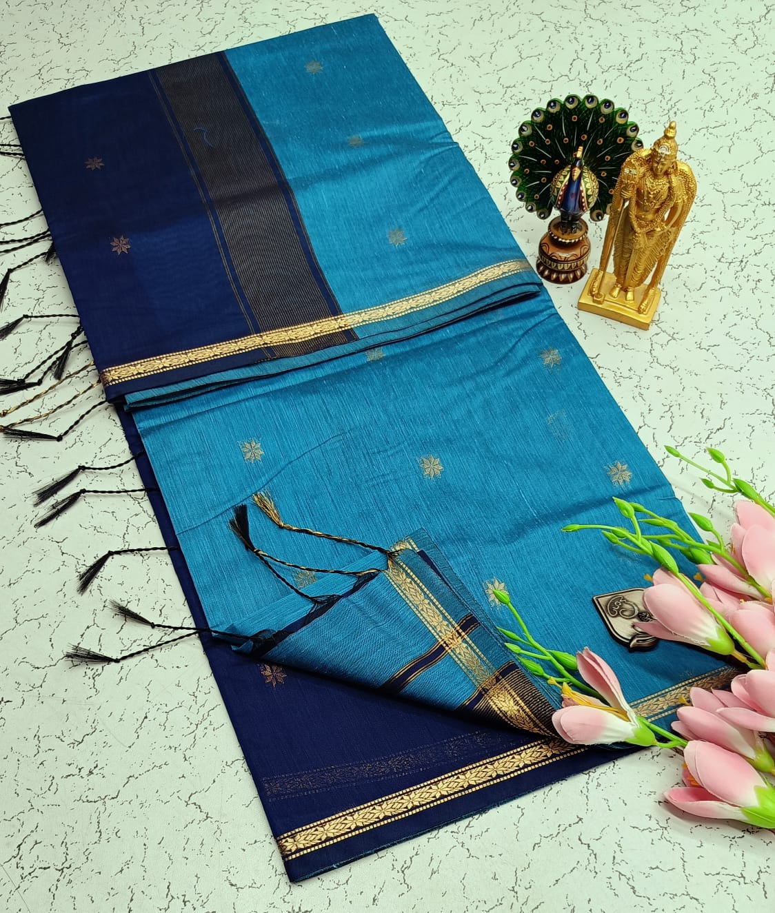 Maheshwari Silk Cotton Saree With Contrast Blouse