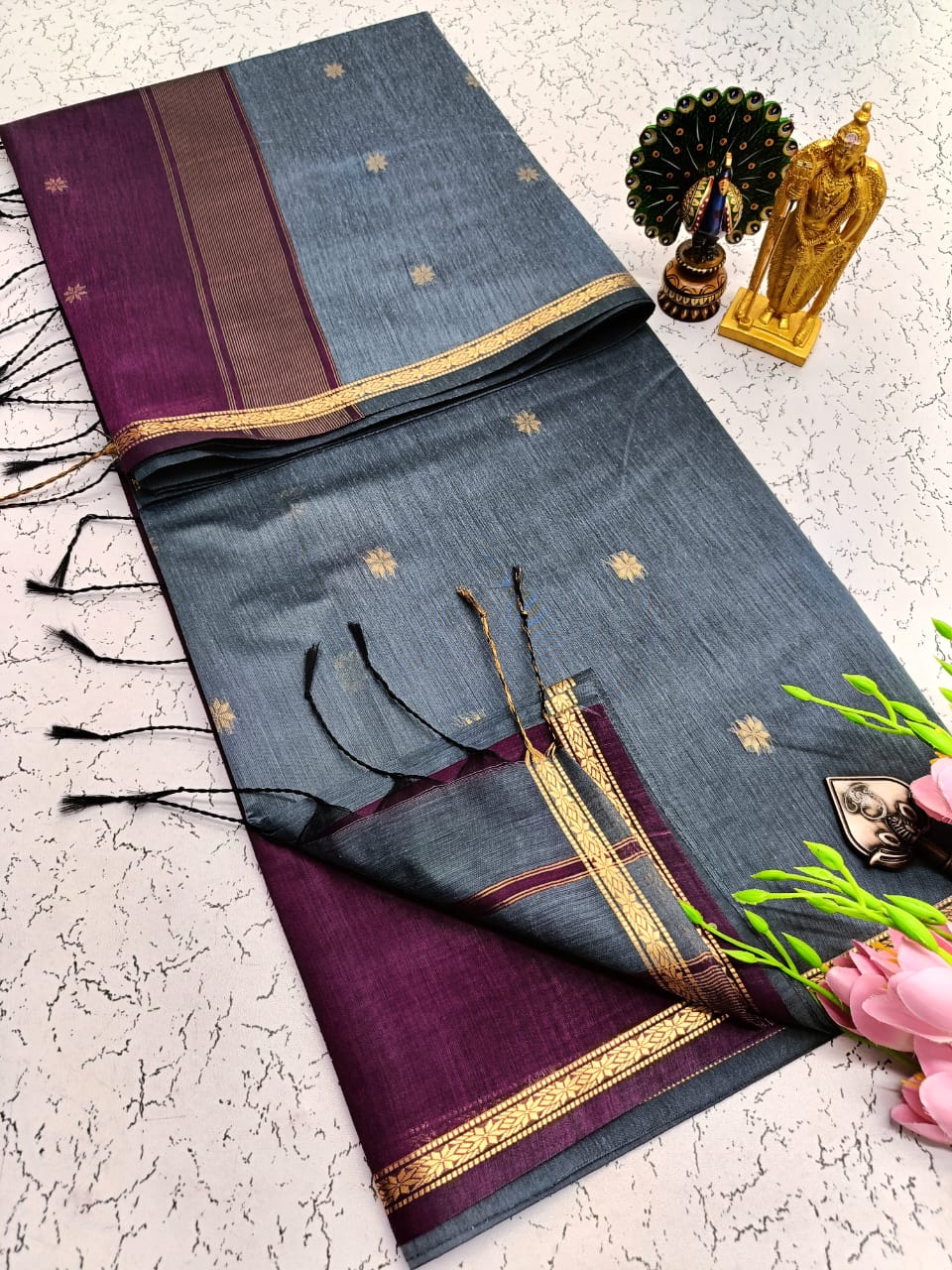 Maheshwari Silk Cotton Saree With Contrast Blouse