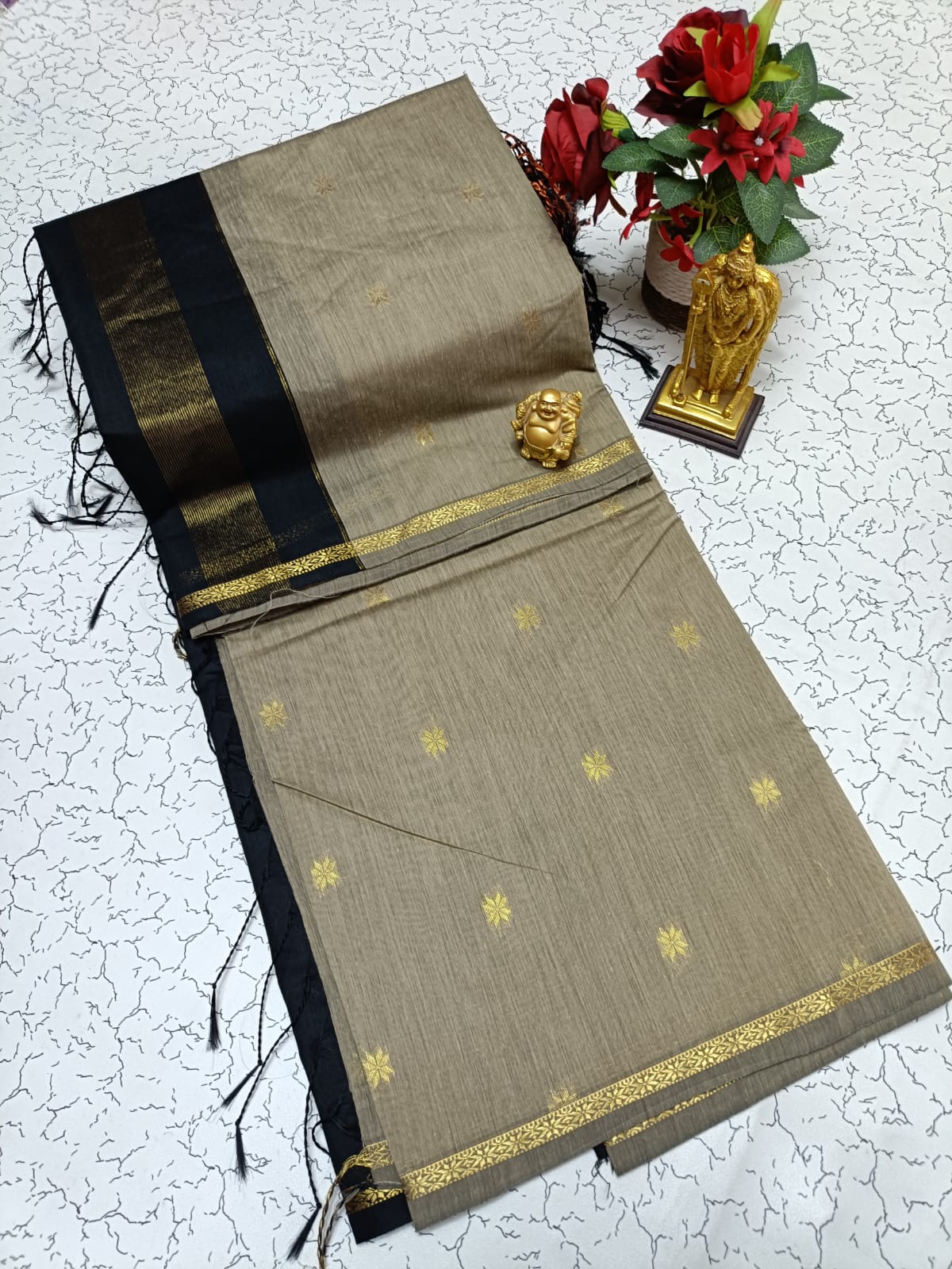 Maheshwari Silk Cotton Saree With Contrast Blouse