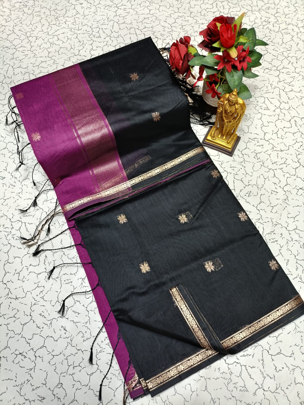 Maheshwari Silk Cotton Saree With Contrast Blouse