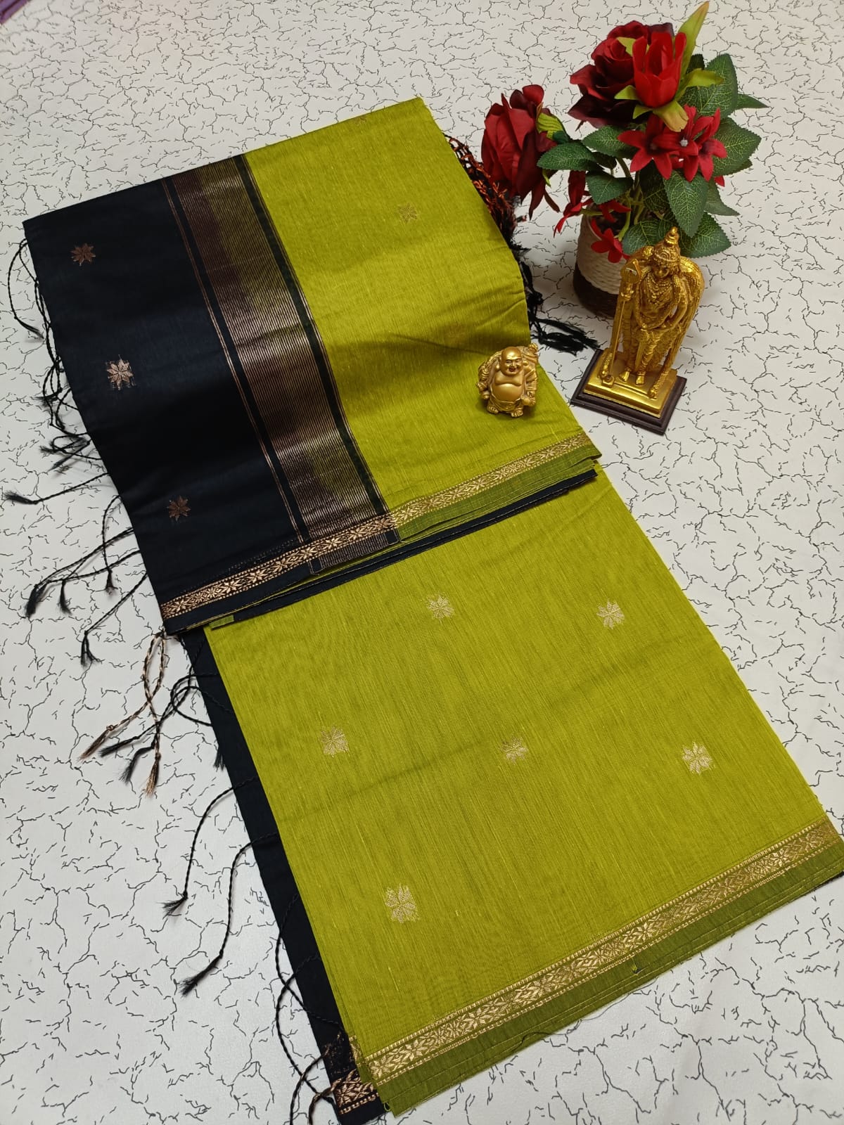 Maheshwari Silk Cotton Saree With Contrast Blouse