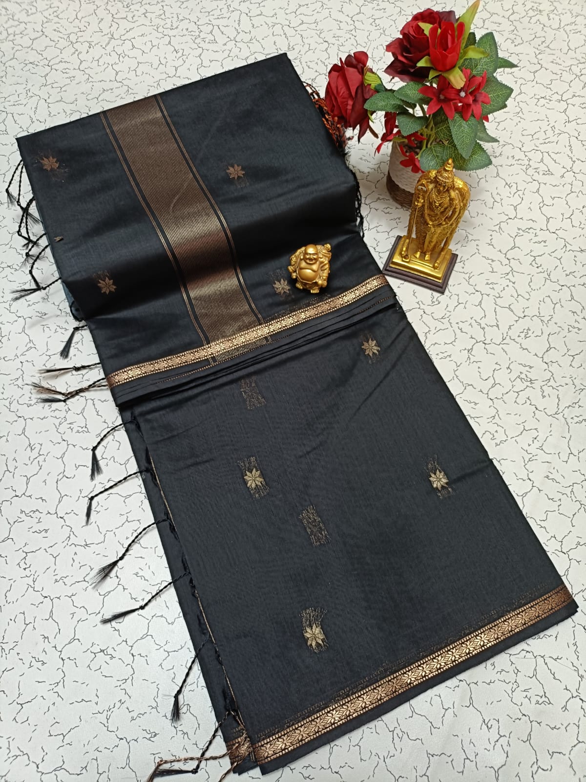 Maheshwari Silk Cotton Saree With Contrast Blouse