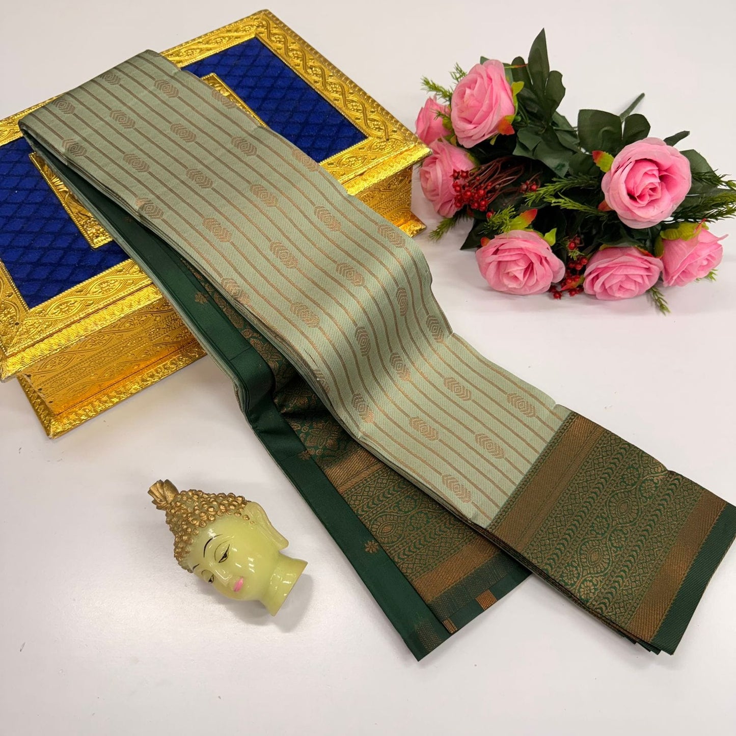 Kupura Vaira Oosi lightweight silk-type sarees in Samuthrika/Vasthrakala bridal style