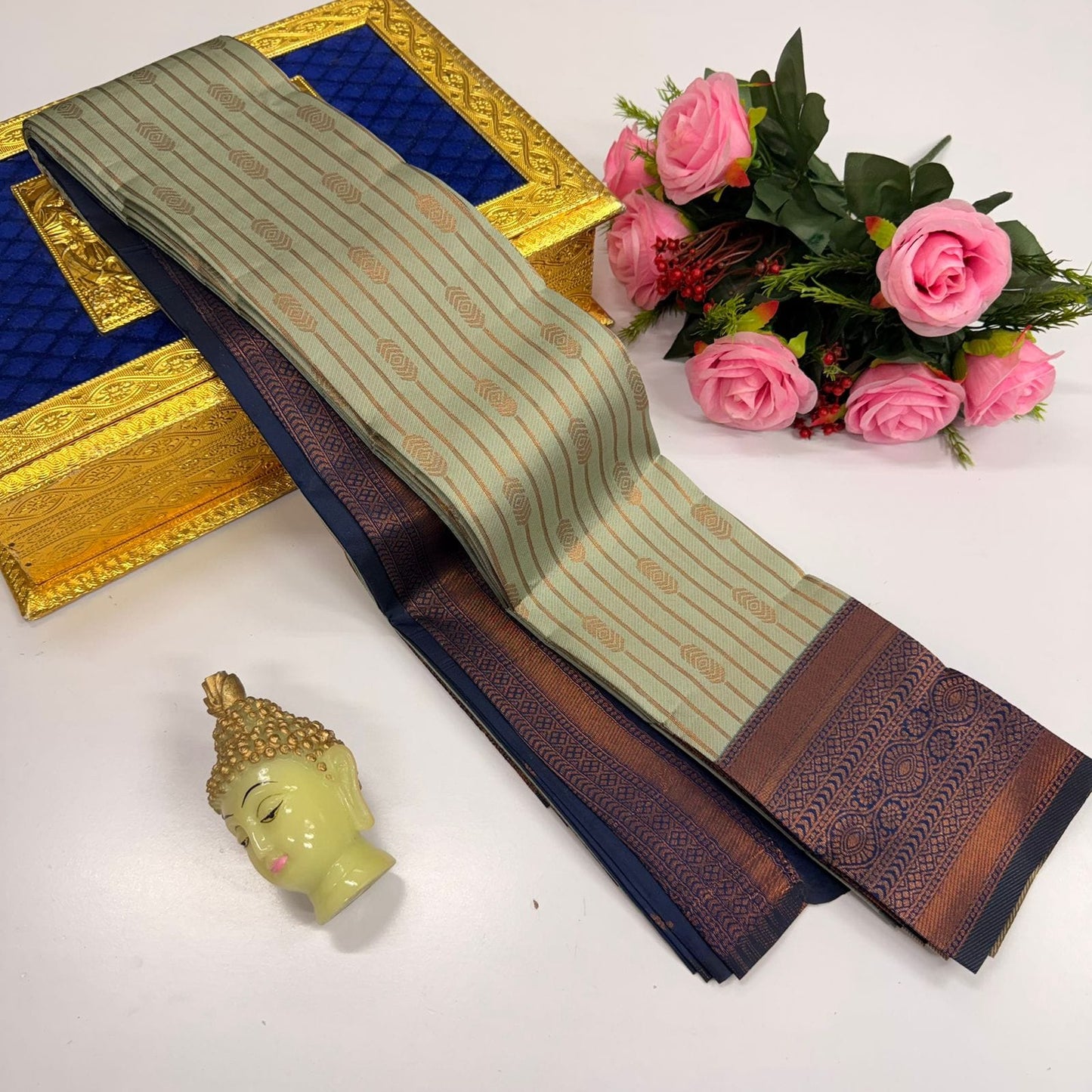Kupura Vaira Oosi lightweight silk-type sarees in Samuthrika/Vasthrakala bridal style