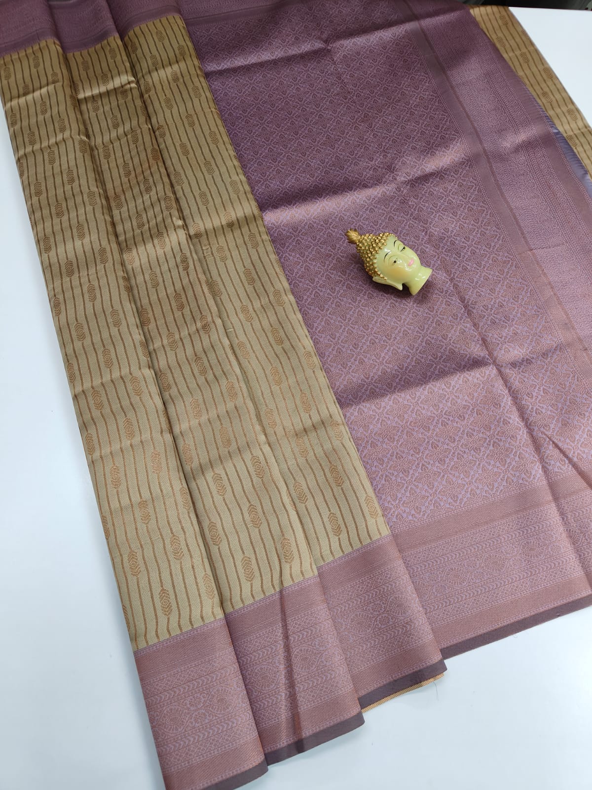 Kupura Vaira Oosi lightweight silk-type sarees in Samuthrika/Vasthrakala bridal style