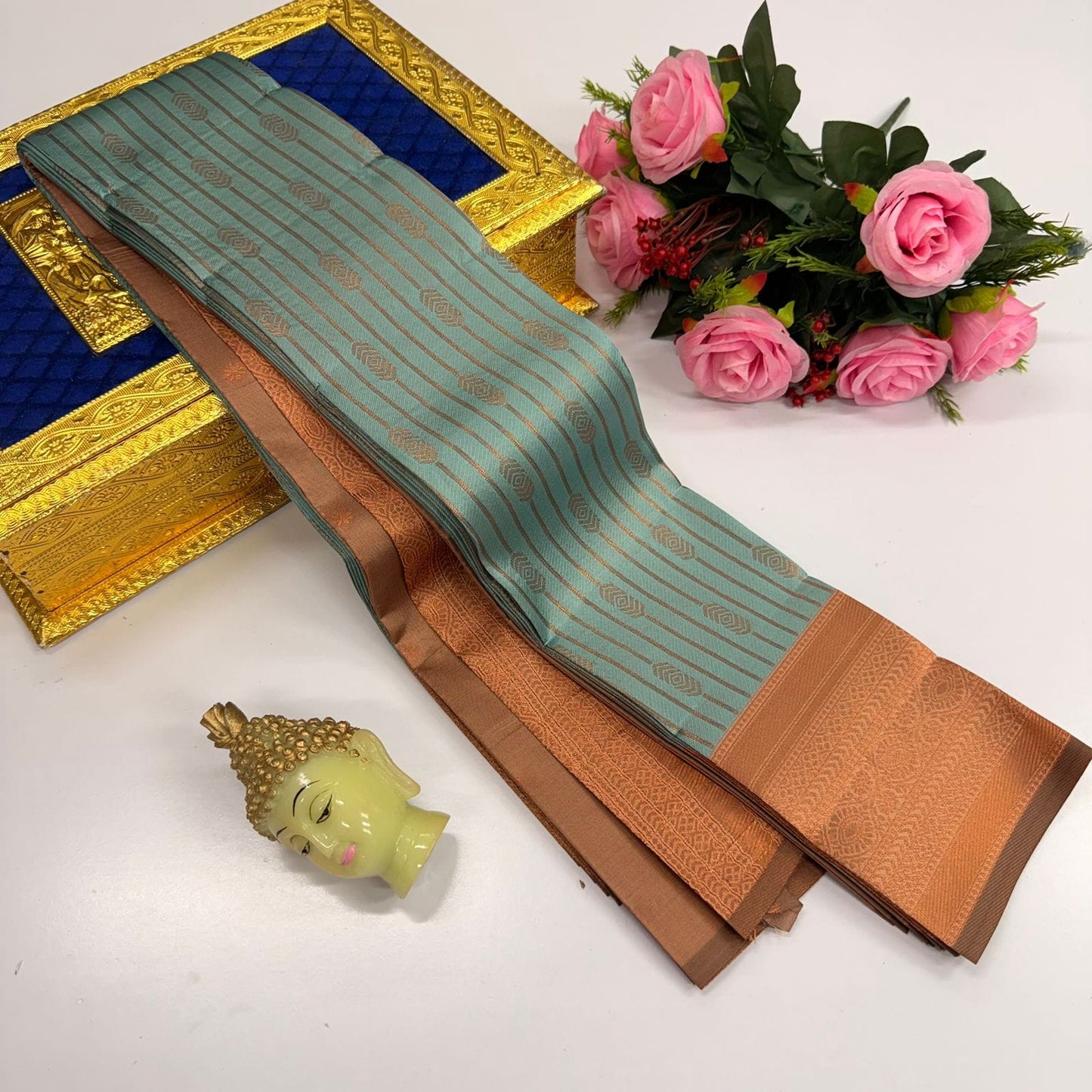 Kupura Vaira Oosi lightweight silk-type sarees in Samuthrika/Vasthrakala bridal style