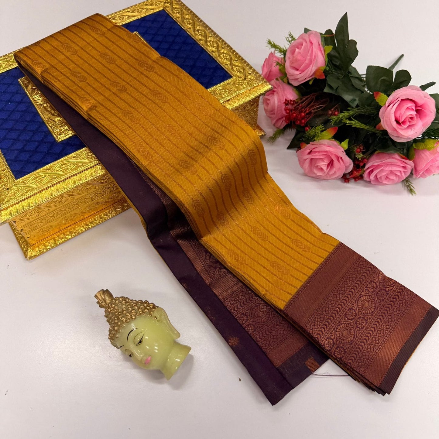Kupura Vaira Oosi lightweight silk-type sarees in Samuthrika/Vasthrakala bridal style