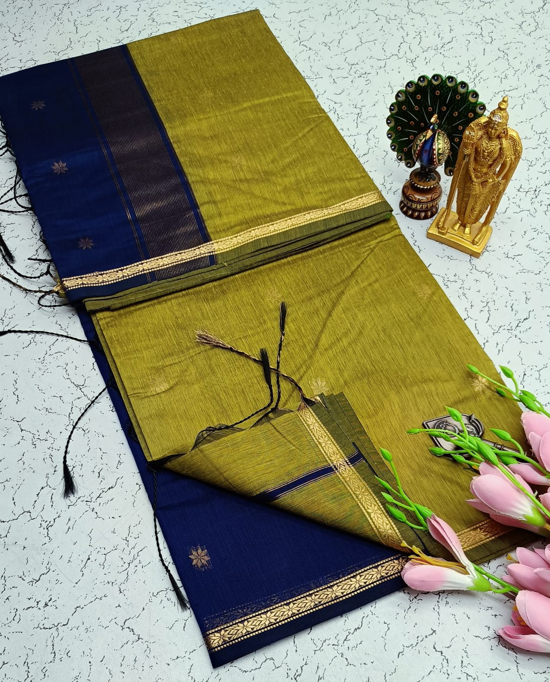 Maheshwari Silk Cotton Saree With Contrast Blouse